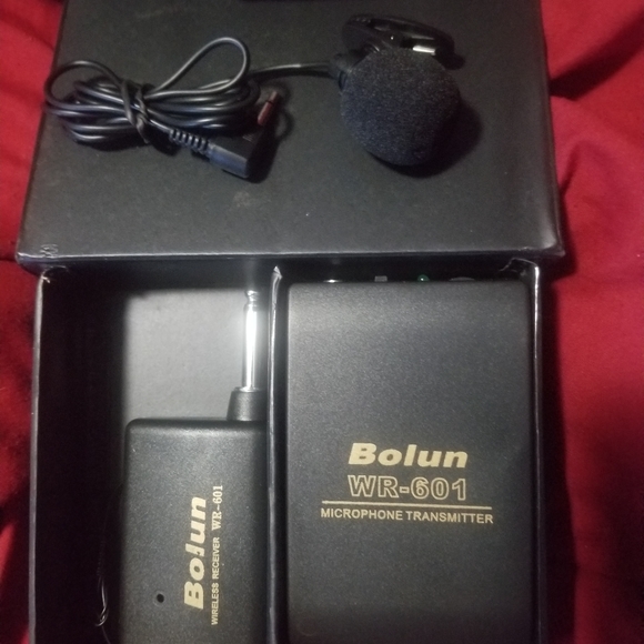Wireless Transmitter Receiver Set with Microphone Bolun - Picture 3 of 4